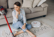 Wie pflegen Sie die Bürsten und Sensoren eines Saugroboters?