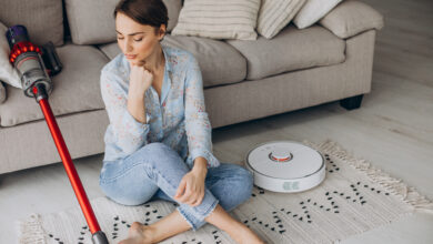 Wie pflegen Sie die Bürsten und Sensoren eines Saugroboters?